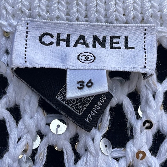 UNWORN Size 36 CHANEL White Cardigan Sweater with Sequins and Crystal Buttons - Picture 13 of 16